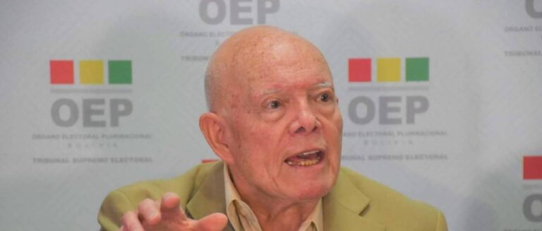 el-presidente-del-tse-oscar-hasentte_101-9800015_20240826153034
