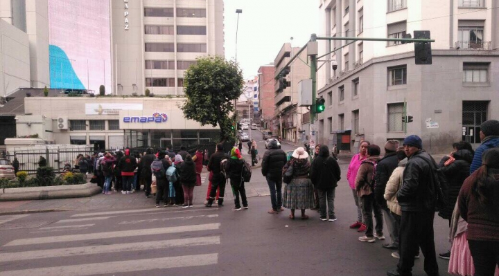 b_40855_compradores-de-aceite-levantan-el-bloqueo-en-la-santa-cruz-luego-de-llegar-a-un-acuerdo-con-emapa-1
