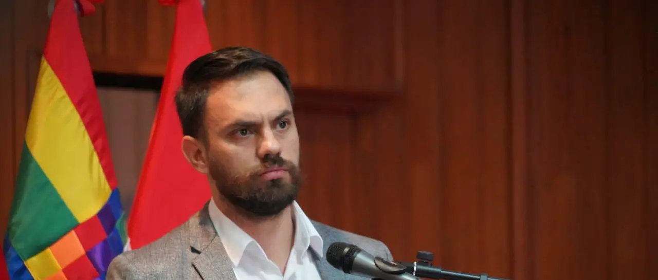 eduardo-del-castillo_101-11691347_20250417172751