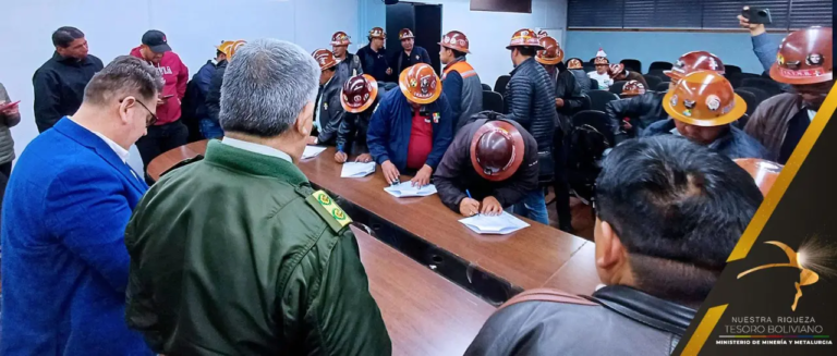 la-firma-del-acuerdo-entre-el-gobier_101-13122353_20250919110817