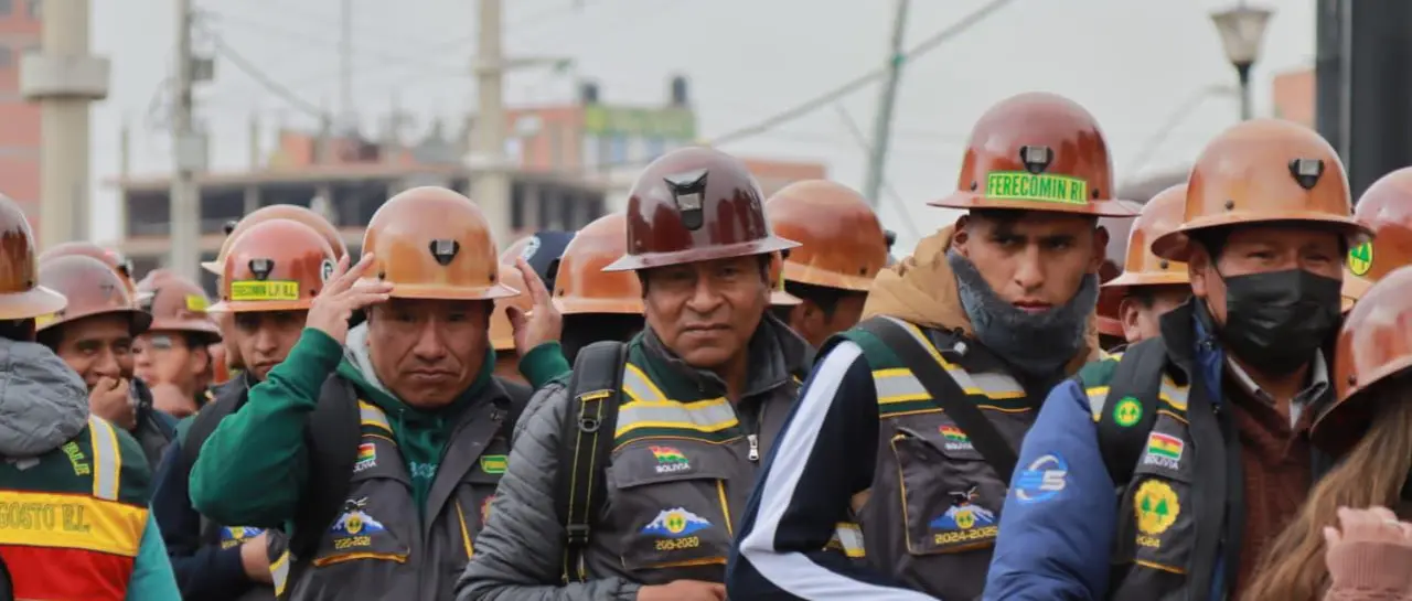 los-mineros-cooperativistas-se-dirig_101-13215754_20250929151246