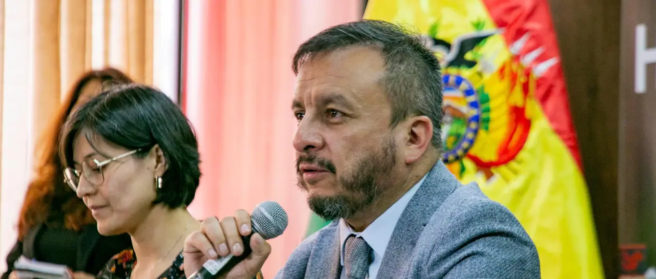 el-ministro-de-hidrocarburos-y-energ_101-13619886_20251111114745