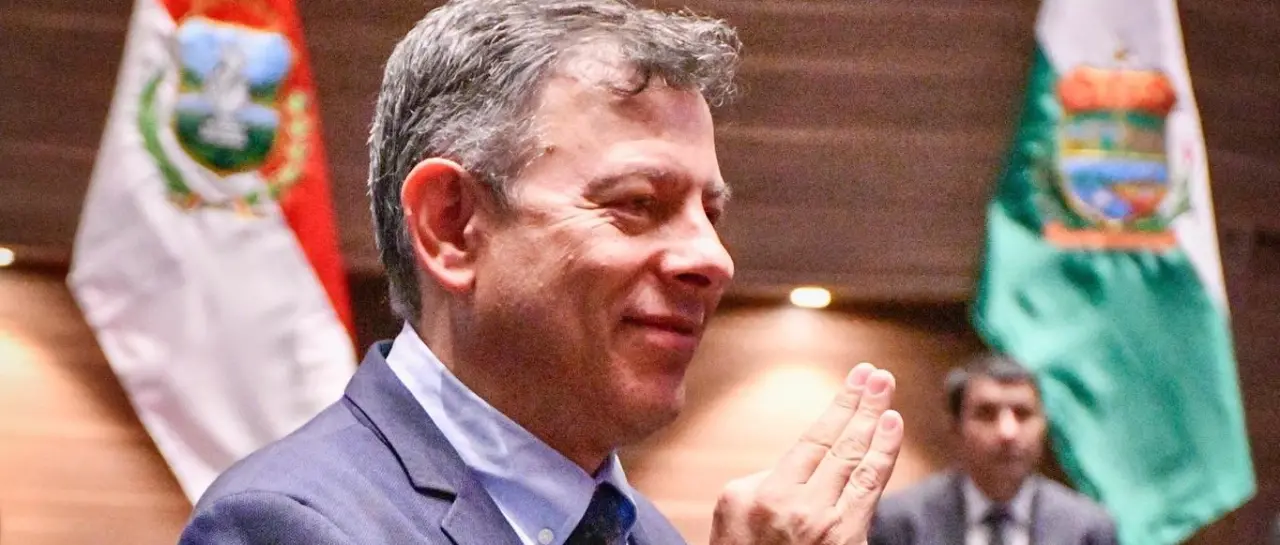 el-nuevo-presidente-del-senado-rodr_101-13588378_20251107141433