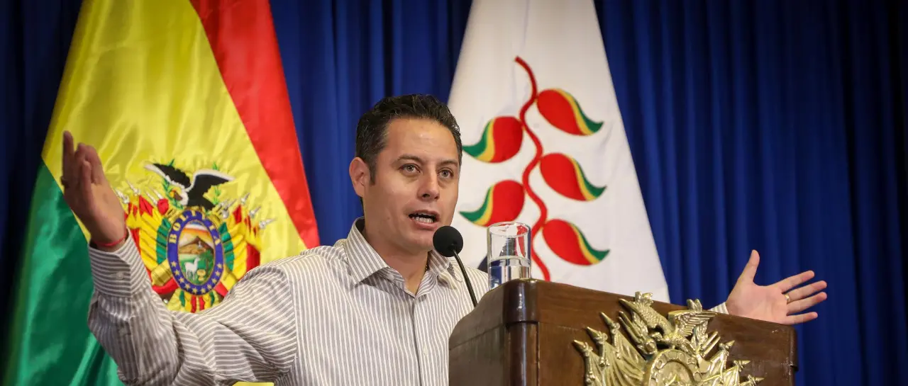 el-vicepresidente-edmand-lara-en-una_101-13741219_20251122143908