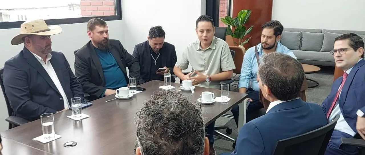 whatsapp-image-2025-11-07-at-09-46_101-13588443_20251107135519