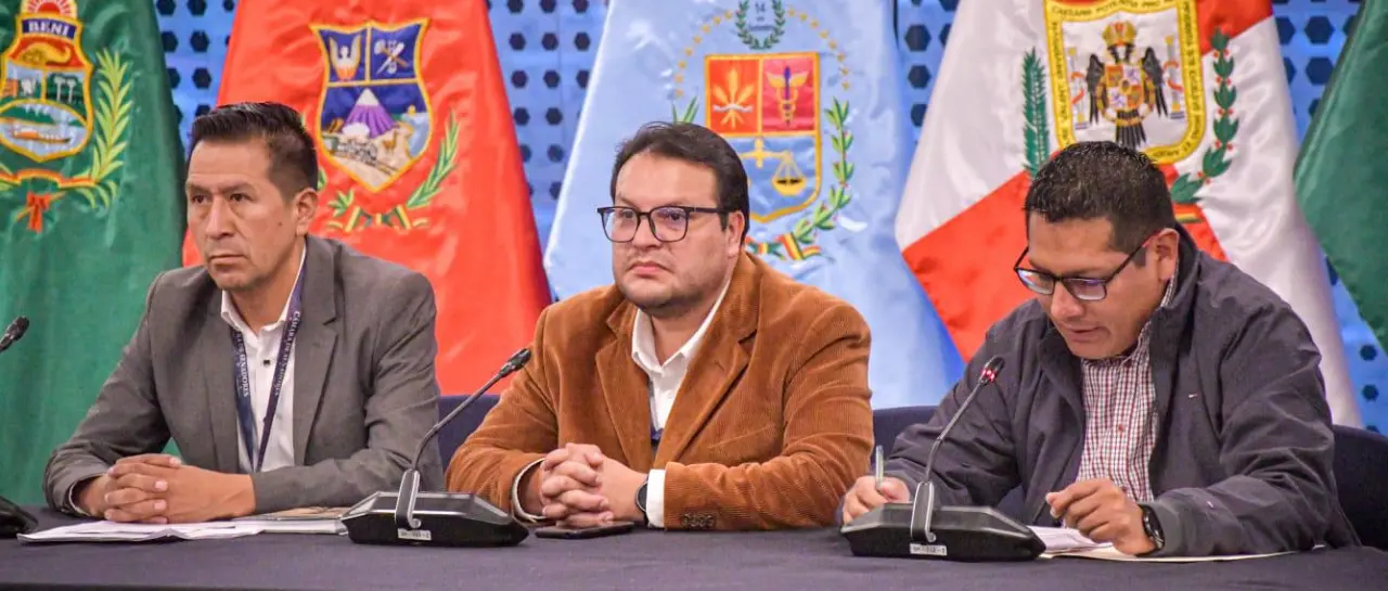 parte-de-los-miembros-de-la-comision_101-13937327_20251212115023