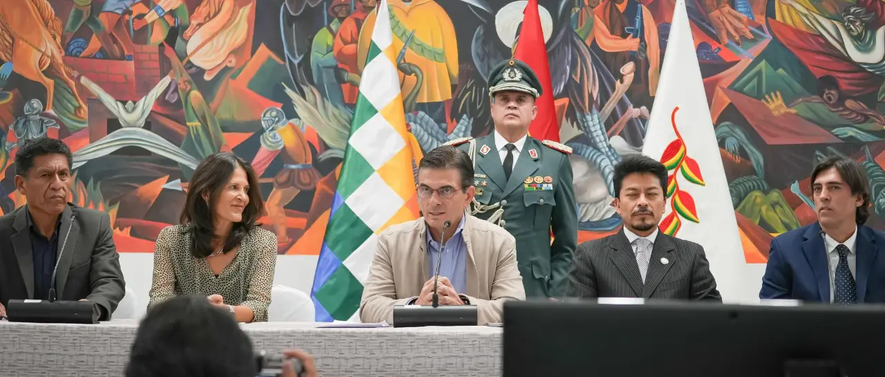 el-presidente-rodrigo-paz-y-parte-de_101-14115127_20260105121117