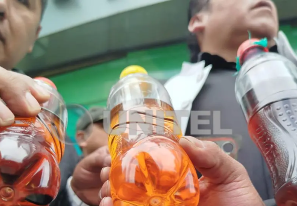 la-gasolina-que-supuestamente-esta-d_101-14635881_20260302124323