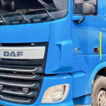 un-agente-aduanero-junto-con-el-cami_101-14727718_20260311175439