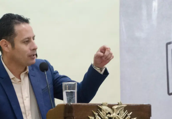 el-vicepresidente-edmand-lara-foto_101-14945211_20260402135312