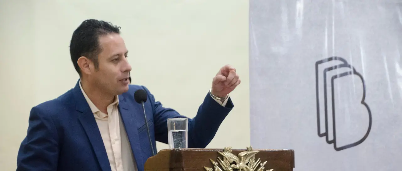 el-vicepresidente-edmand-lara-foto_101-14945211_20260402135312