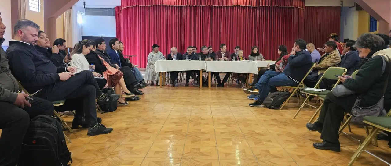 dialogo-que-se-instalo-el-jueves-en_101-15609474_20260530130745
