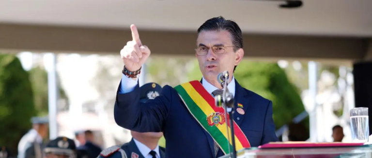 el-presidente-rodrigo-paz-en-el-cole_101-15537165_20260525135729