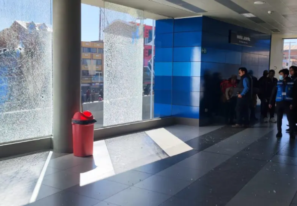 la-turba-dano-algunos-ventanales-de_101-15441261_20260516160309
