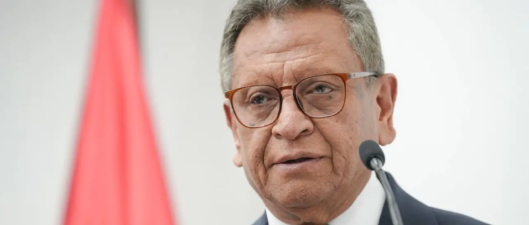 el-ministro-de-gobierno-marco-anton_101-15910331_20260624122029