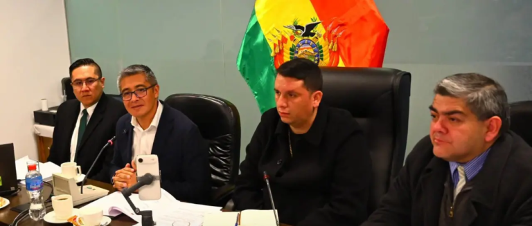 la-sesion-de-la-comision-de-planific_101-15938682_20260626114648