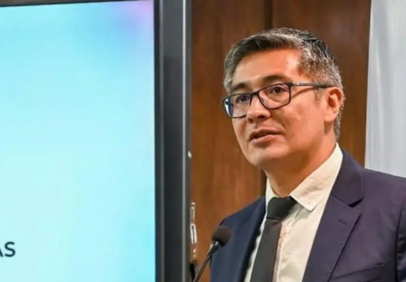el-ministro-de-economia-y-finanzas-p_101-16388605_20260730130623
