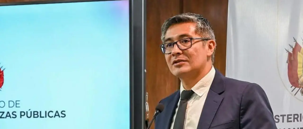 el-ministro-de-economia-y-finanzas-p_101-16388605_20260730130623
