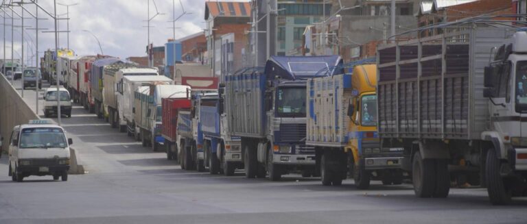transporte-filas-combustible_101-16073198_20260708022220