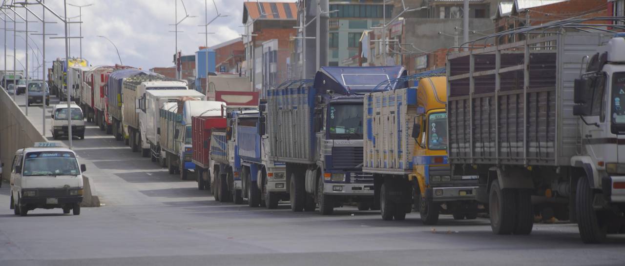 transporte-filas-combustible_101-16073198_20260708022220