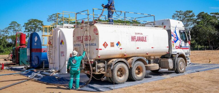 cisternas-cargas-combustible-foto-y_101-17282793_20260915114338