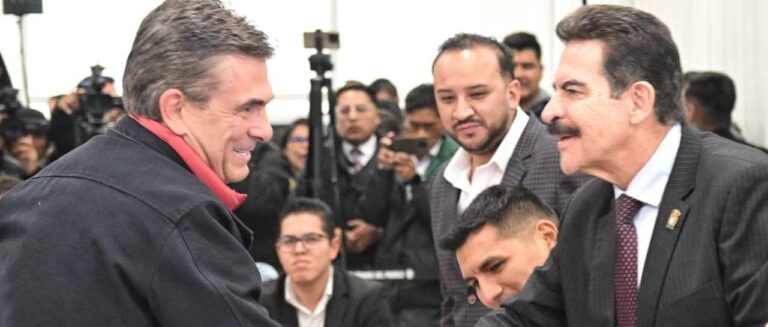 el-presidente-rodrigo-paz-saluda-al_101-17635373_20260930124533