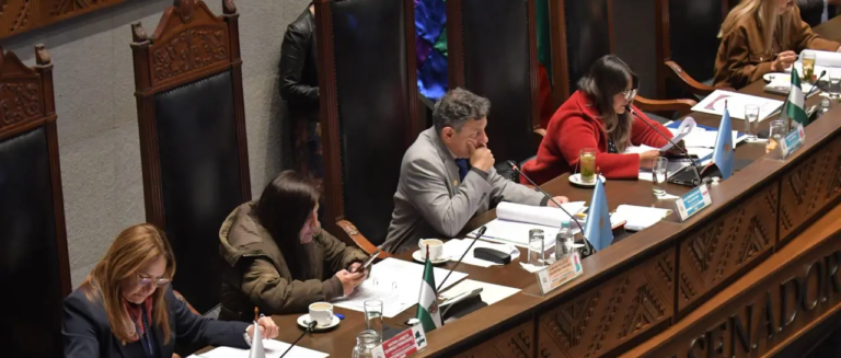 la-sesion-del-senado-del-martes_101-17111582_20260909114310