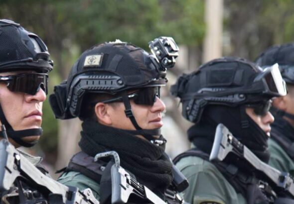 efectivos-de-la-policia-en-patrullaj_101-17816408_20261008140541